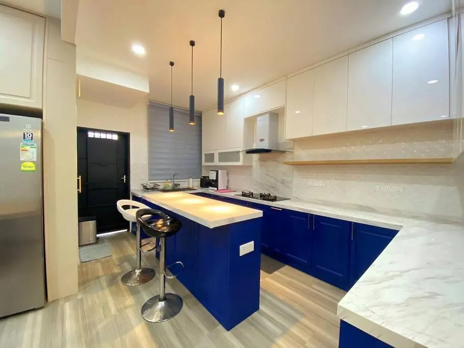 Modern Cozy House 4Room10Pax @Near Sunway Carnival Perai 0*,  Malesia