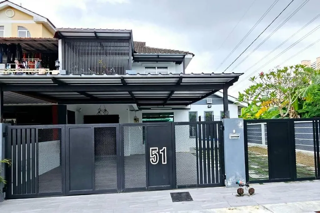 Modern Cozy House 4Room10Pax @Near Sunway Carnival Perai