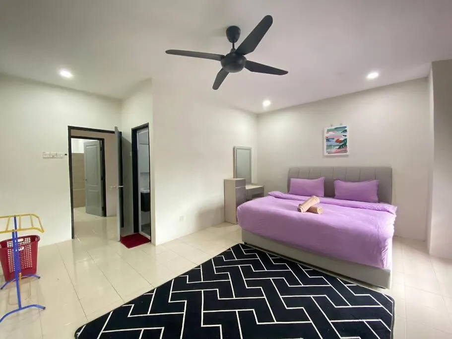Casa vacanze Modern Cozy House 4Room10Pax @Near Sunway Carnival Perai