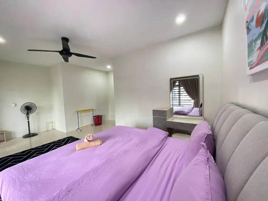 Modern Cozy House 4Room10Pax @Near Sunway Carnival Perai Casa vacanze