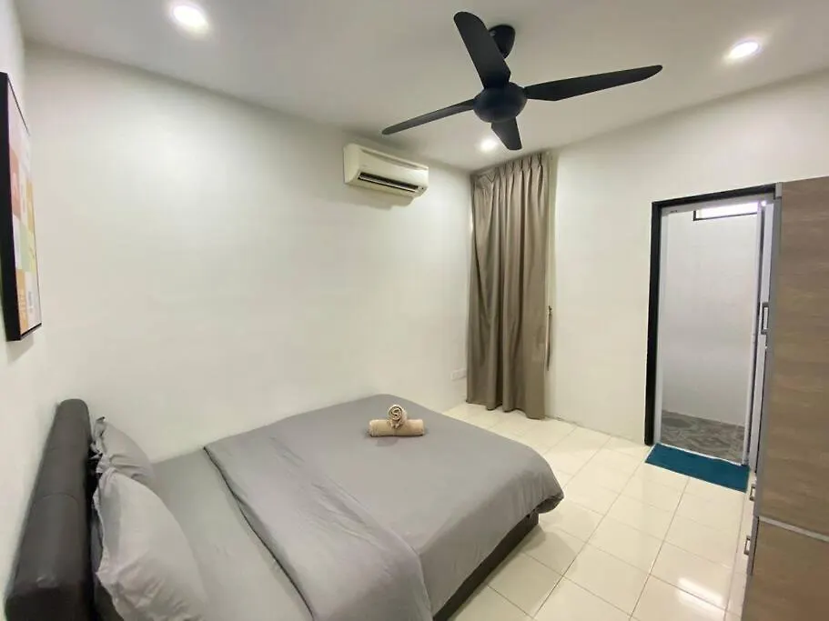 Modern Cozy House 4Room10Pax @Near Sunway Carnival Perai 0*,
